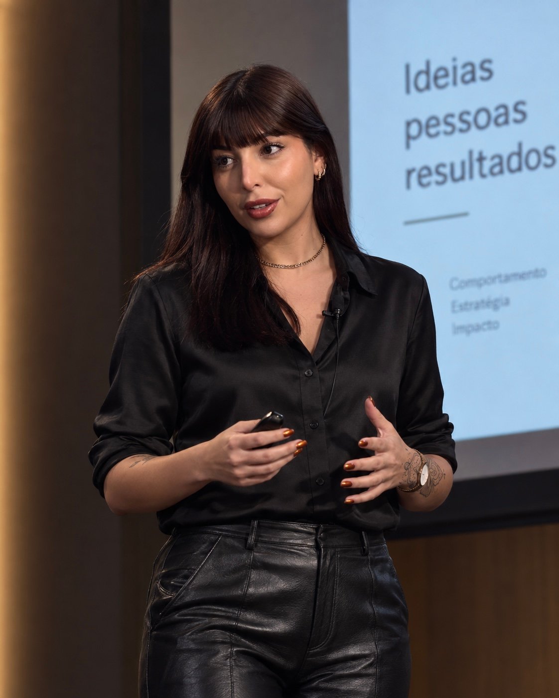 Vitória Caroline, criadora do método Do Medo ao Play, palestrando